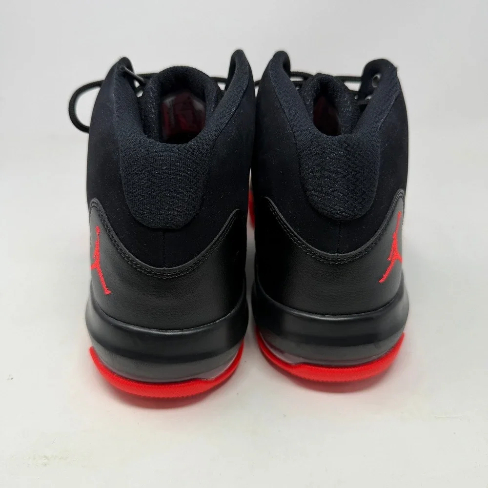 Jordan Basketball Shoes Mens 11 Max Aura 4 Black University Red AQ9084-060 EUC